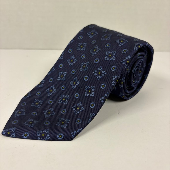 Brooks Brothers Other - Brooks Brothers Silk Tie Mens OS Navy Blue Floral Medallion Made in USA 0476